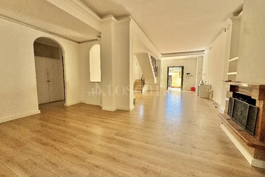 Villa Plurifamiliare in vendita di 120 mq a €449.000 (rif. 7/2026)