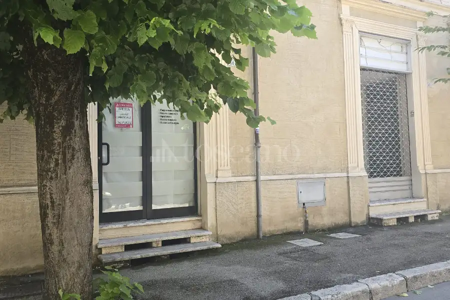 Negozio in affitto di 85 mq a €1.200 (rif. 47/2026)