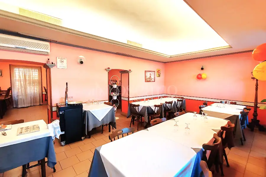 Negozio in affitto di 170 mq a €2.400 (rif. 27/2025)
