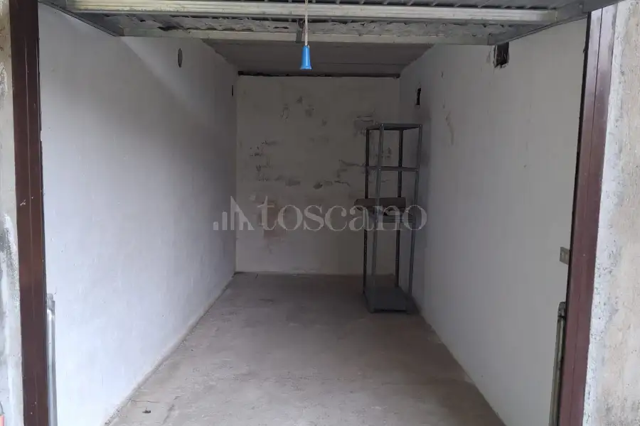 Box in vendita di 15 mq a €15.000 (rif. 181/2026)
