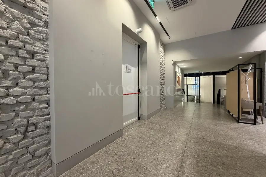 Negozio in vendita di 530 mq a €2.300.000 (rif. 65/2026)