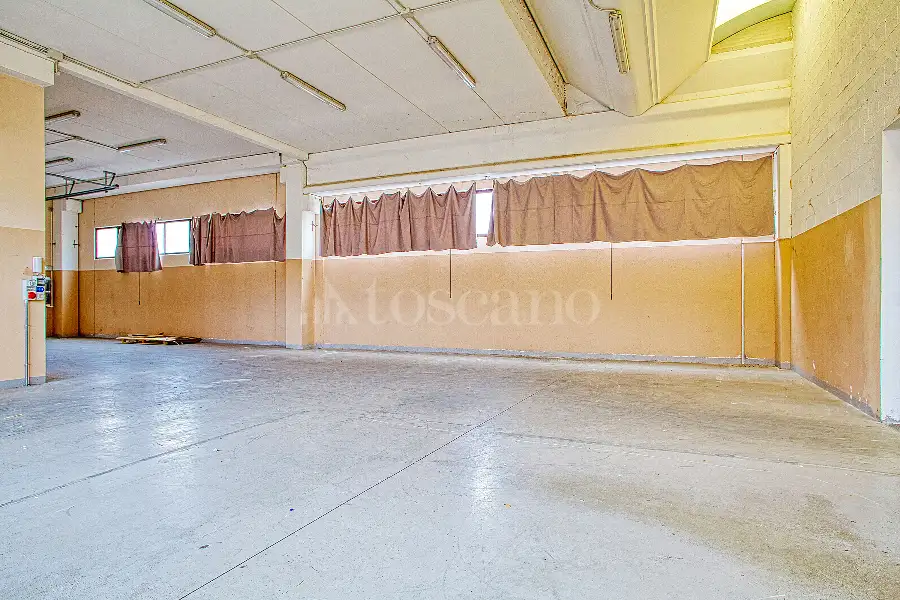 Capannone in vendita di 560 mq a €780.000 (rif. 46/2026)
