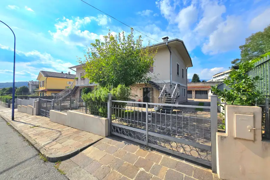 Villa Bifamiliare in vendita di 200 mq a €419.000 (rif. 35/2025)
