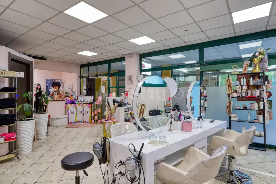 Negozio in vendita di 140 mq a €160.000 (rif. 100/2026)