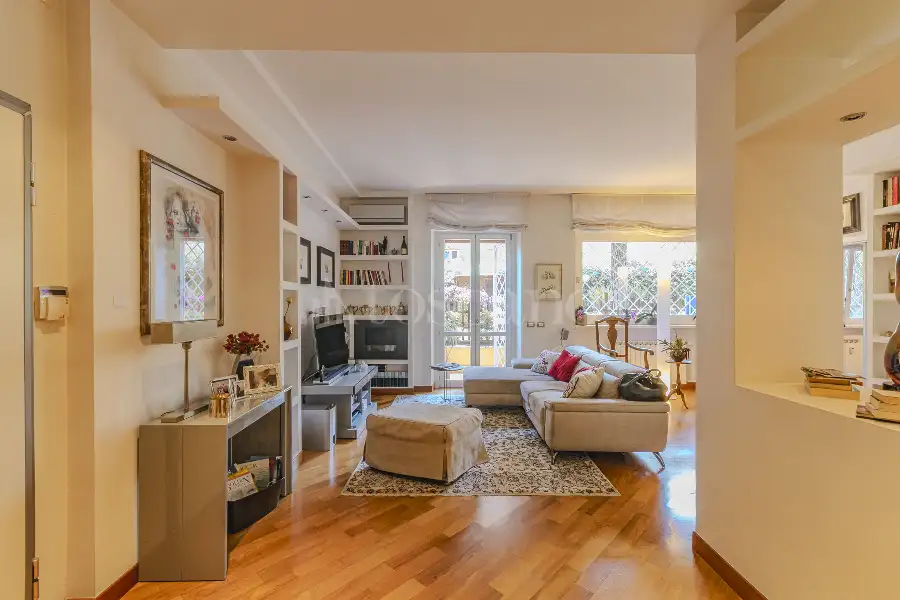 Casa in vendita di 160 mq a €695.000 (rif. 25/2026)