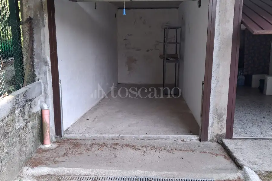 Box in vendita di 15 mq a €15.000 (rif. 181/2026)