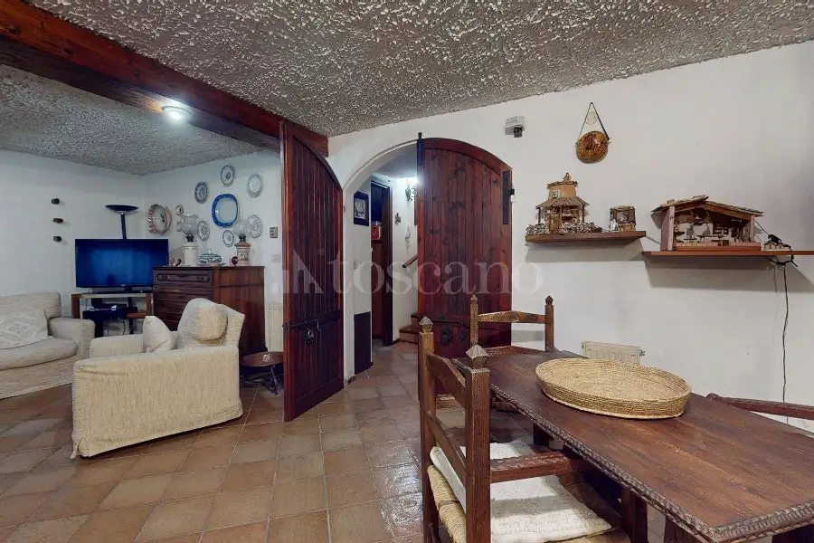 Villa Bifamiliare in vendita di 210 mq a €355.000 (rif. 12/2026)