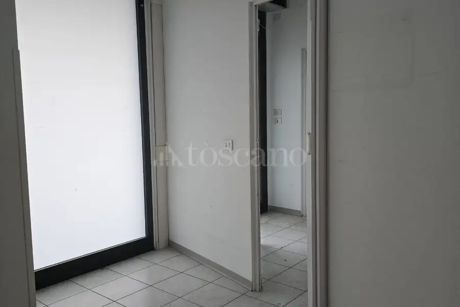 Negozio in affitto di 132 mq a €1.100 (rif. 16/2026)