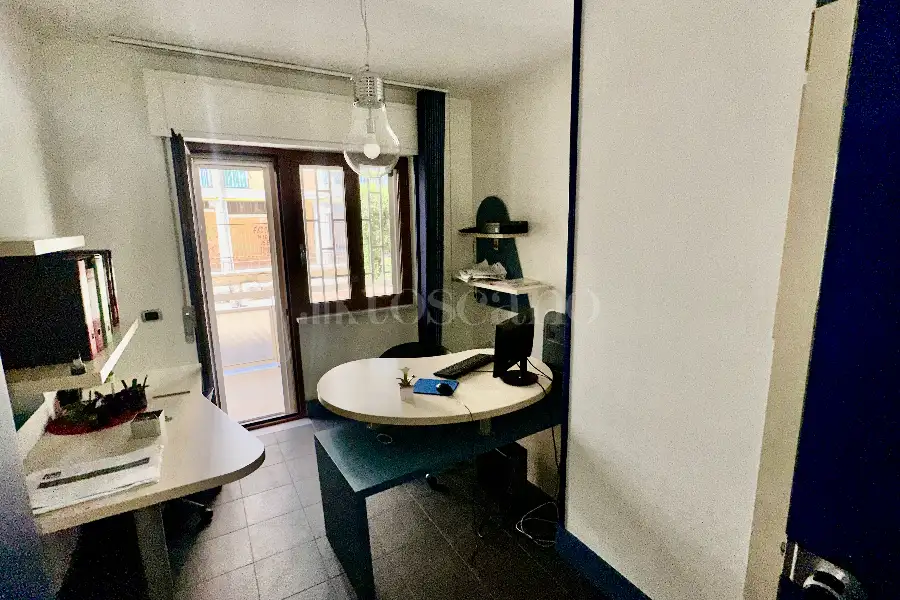 Ufficio in vendita di 150 mq a €229.000 (rif. 11/2026)