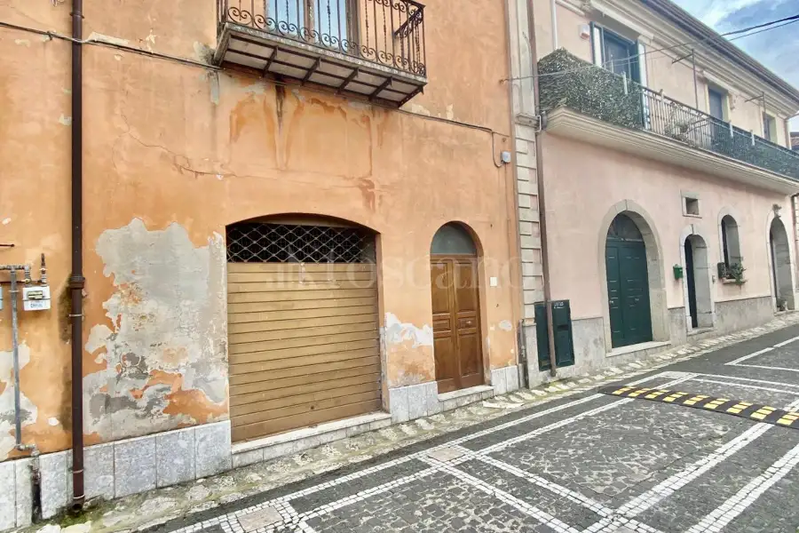 Casa Indipendente in vendita di 190 mq a €30.000 (rif. 133/2026)