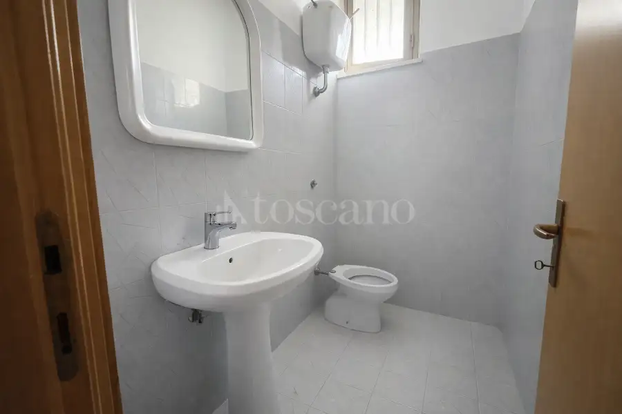Negozio in vendita di 77 mq a €79.000 (rif. 9/2026)