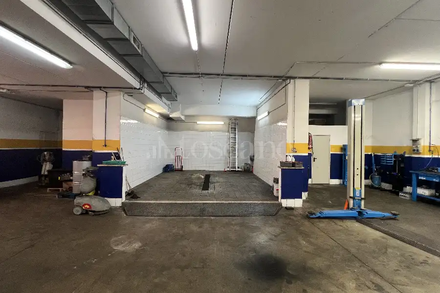 Negozio in affitto di 283 mq a €2.000 (rif. 6/2026)