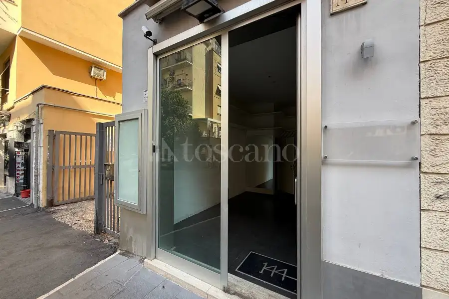 Negozio in vendita di 30 mq a €195.000 (rif. 27/2026)