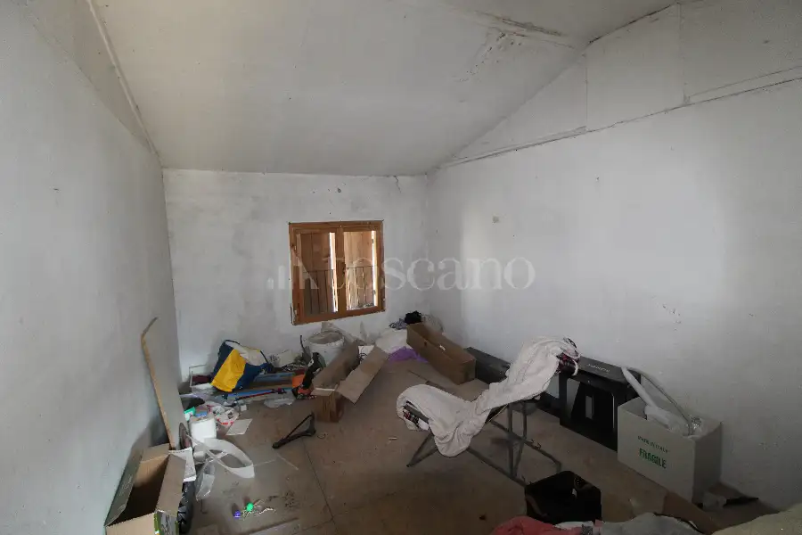Casa Indipendente in vendita di 230 mq a €199.000 (rif. 100/2026)