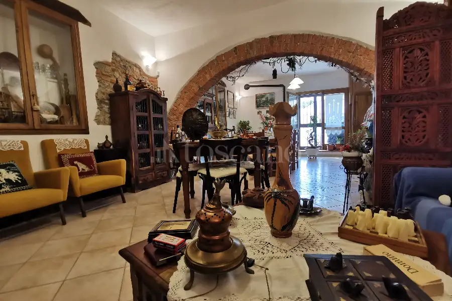 Casa in vendita di 280 mq a €380.000 (rif. 24/2021)