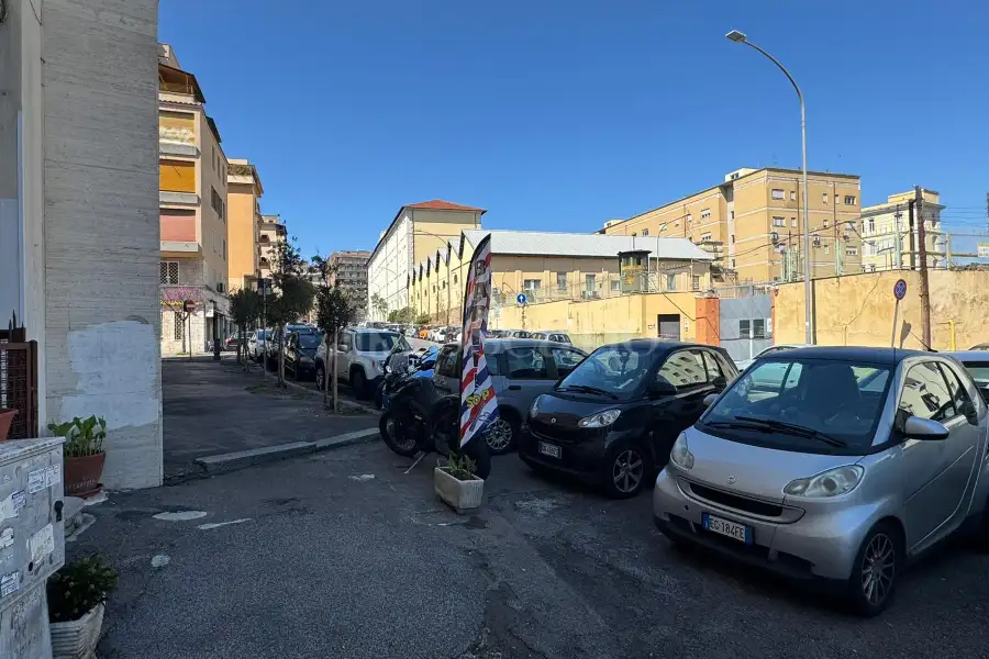Negozio in vendita di 255 mq a €349.000 (rif. 6/2026)