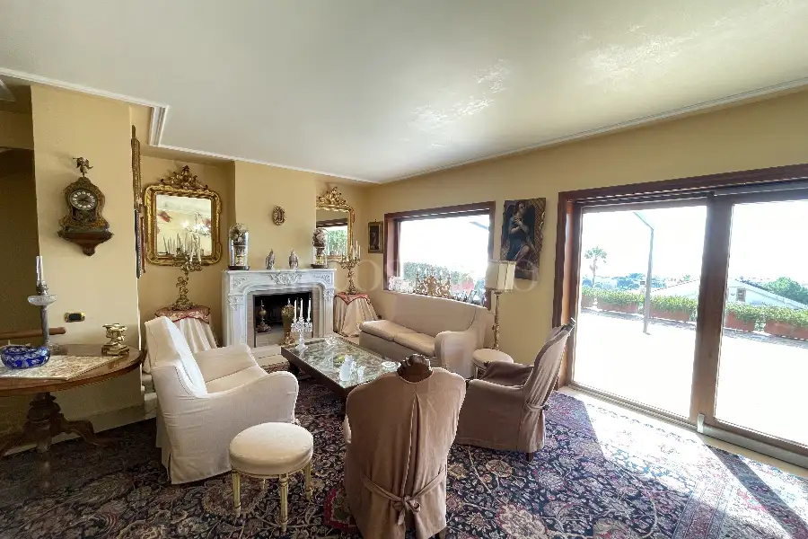 Villa in vendita di 500 mq a €1.500.000 (rif. 45/2025)