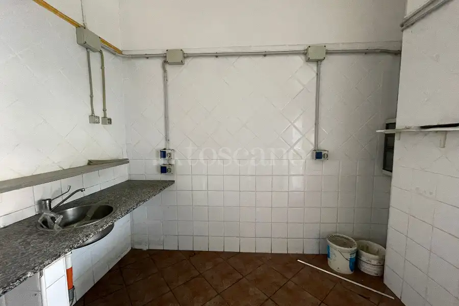 Negozio in vendita di 37 mq a €75.000 (rif. 18/2026)