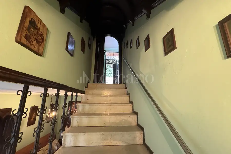 Villa in vendita di 250 mq a €1.350.000 (rif. 9/2026)