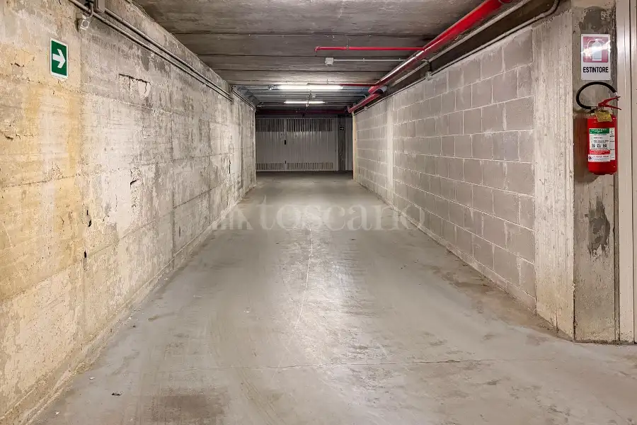 Box in vendita di 20 mq a €60.000 (rif. 51/2025)