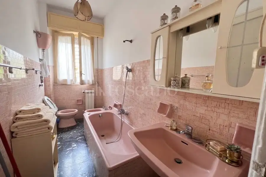 Casa Indipendente in vendita di 270 mq a €210.000 (rif. 37/2026)