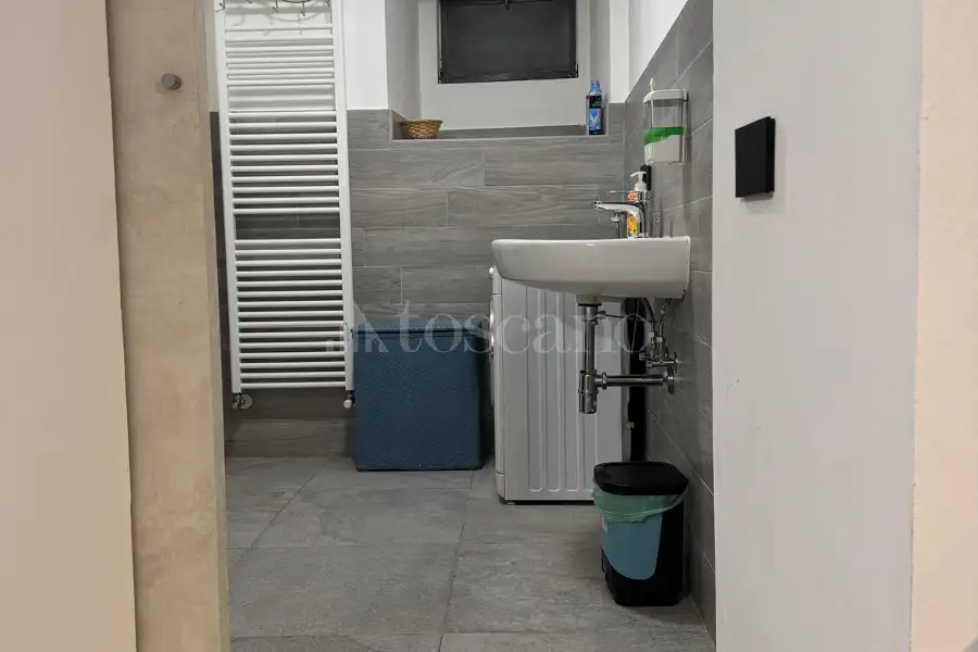 Negozio in vendita di 109 mq a €80.000 (rif. 130/2026)