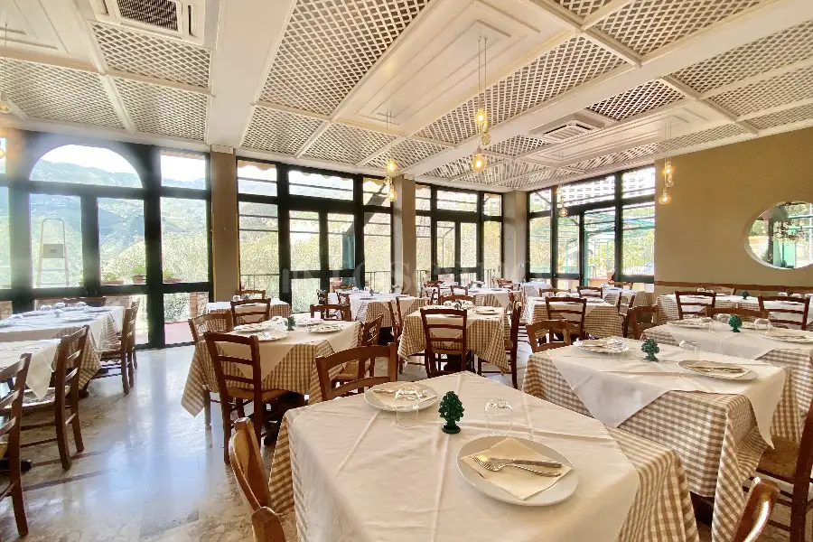 Agriturismo in vendita di 600 mq a €1.750.000 (rif. 13/2026)