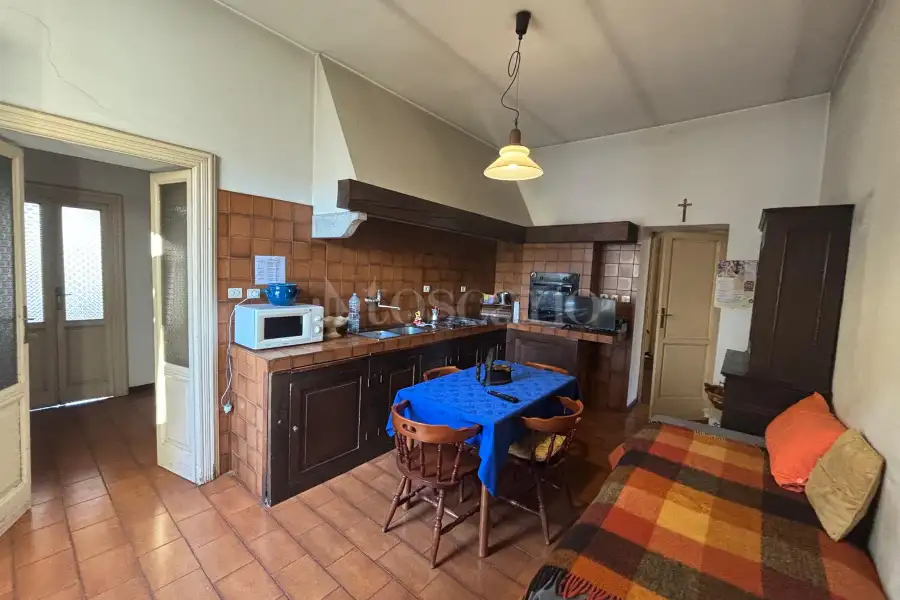 Casa Indipendente in vendita di 400 mq a €398.000 (rif. 1/2025)