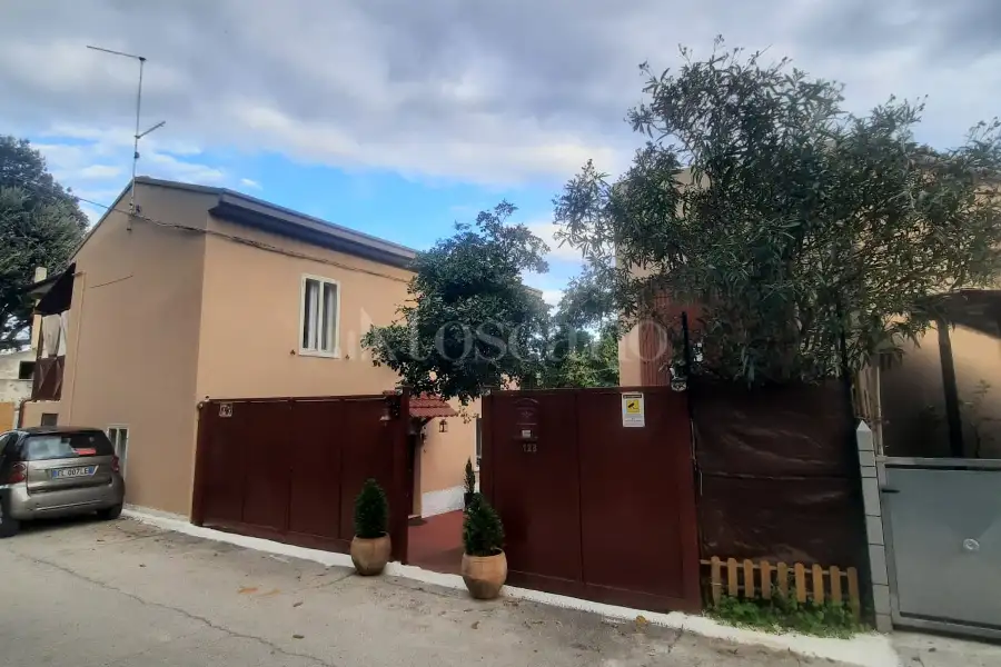 Casa Indipendente in vendita di 225 mq a €155.000 (rif. 2/2026)
