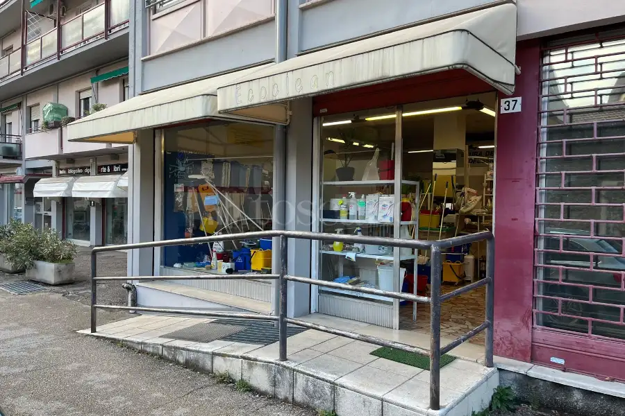 Negozio in vendita di 58 mq a €110.000 (rif. 10/2025)
