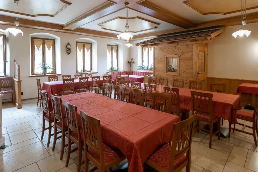 Casale in vendita di 1.000 mq a €990.000 (rif. 32/2025)
