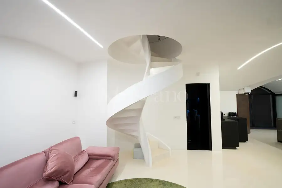 Casa in vendita di 230 mq a €700.000 (rif. 33/2026)