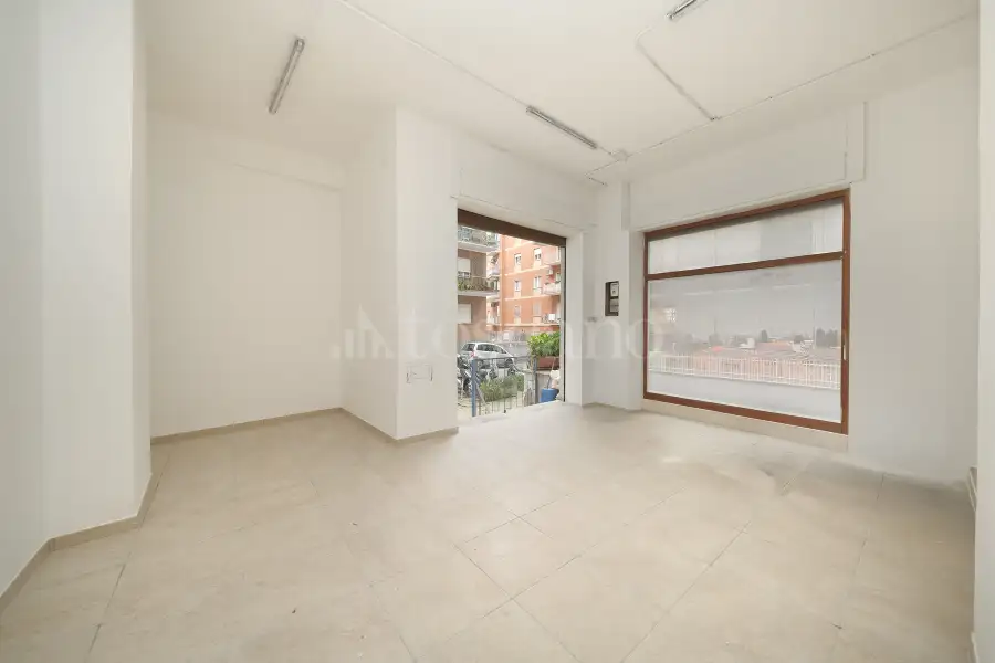 Negozio in affitto di 55 mq a €600 (rif. 13/2026)