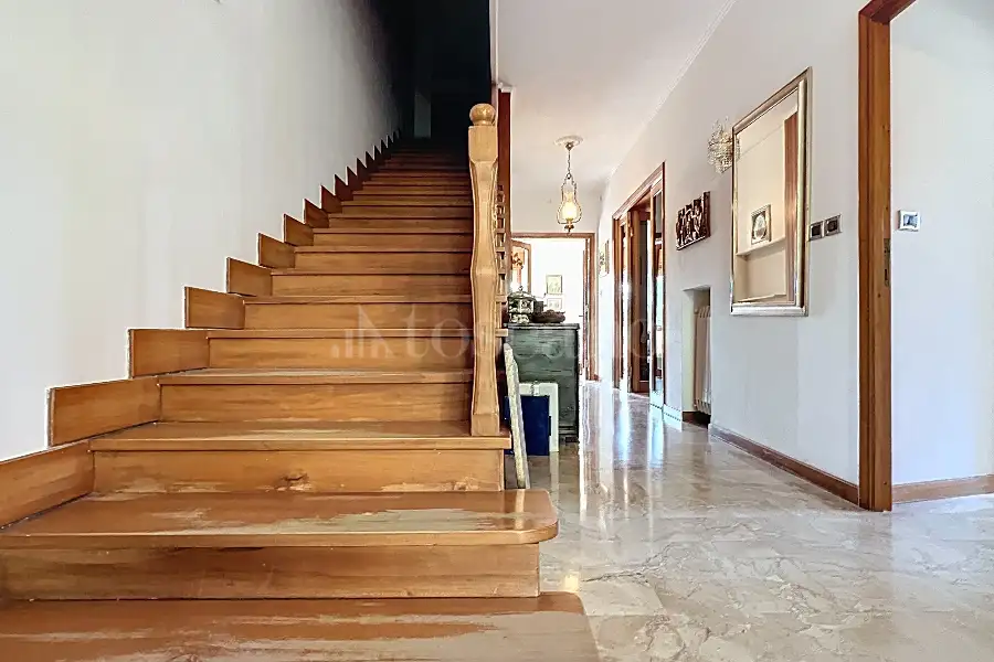 Villa in vendita di 630 mq a €670.000 (rif. 195/2025)