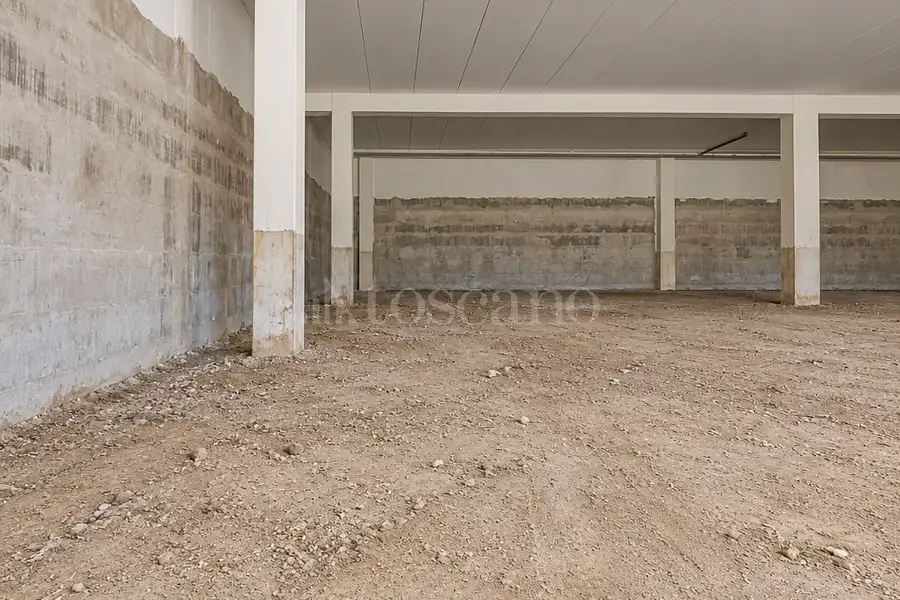 Capannone in vendita di 890 mq a €300.000 (rif. 211/2026)