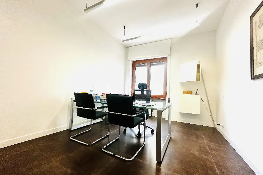 Ufficio in affitto di 180 mq a €4.000 (rif. 57/2025)