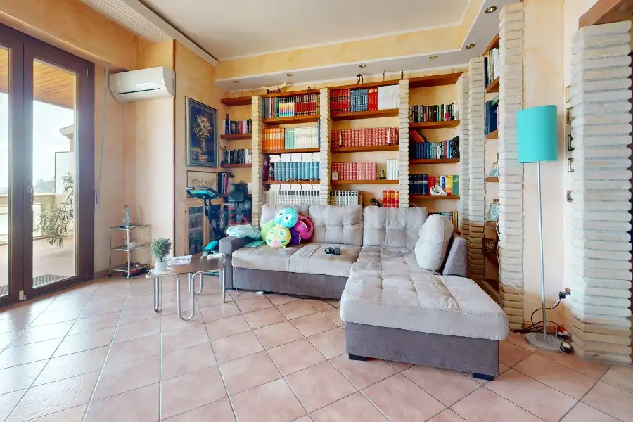 Attico in vendita di 120 mq a €750.000 (rif. 4/2026)