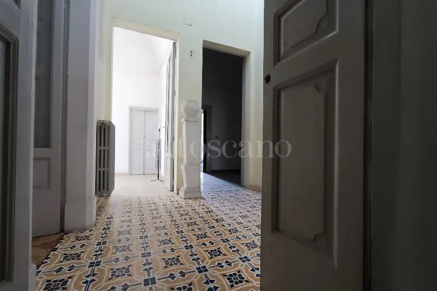 Palazzo in vendita di 270 mq a €650.000 (rif. 19/2024)