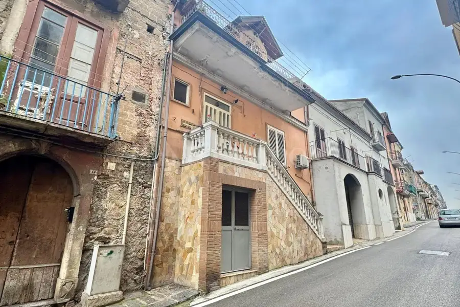 Casa in vendita di 236 mq a €95.000 (rif. 117/2025)