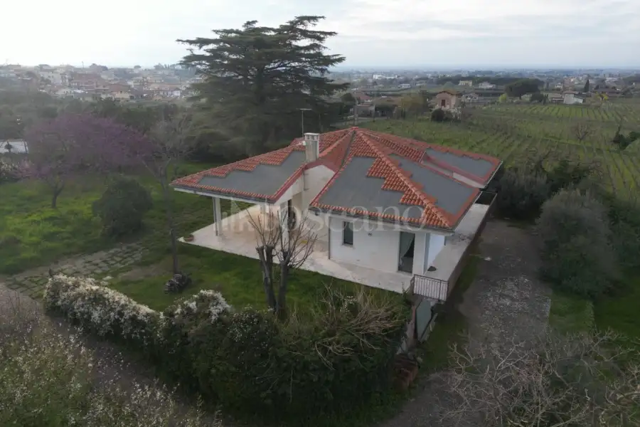 Villa in vendita di 393 mq a €799.000 (rif. 14/2025)