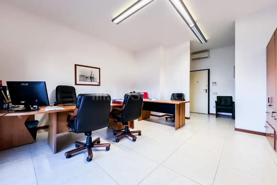 Ufficio in vendita di 89 mq a €205.000 (rif. 21/2025)