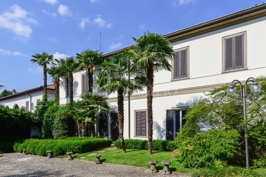 Albergo in vendita di 2.300 mq a €4.500.000 (rif. 39/2026)