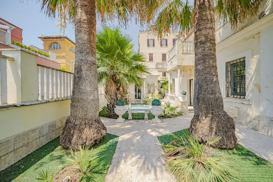 Villa in vendita di 210 mq a €980.000 (rif. 50/2026)