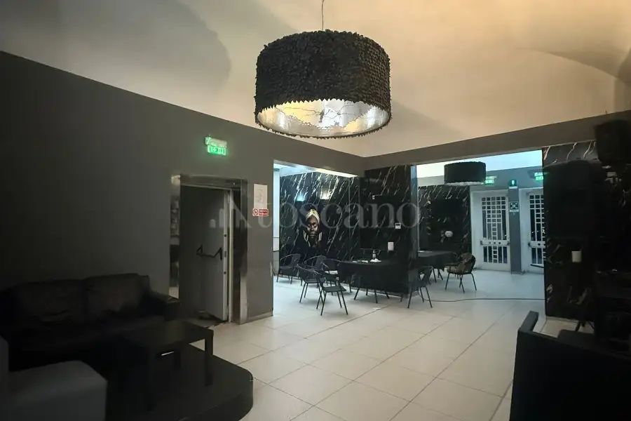 Villa in affitto di 4.735 mq a €6.500 (rif. 6/2026)