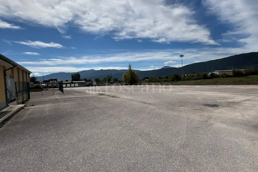 Capannone in affitto di 300 mq a €3.500 (rif. 75/2026)