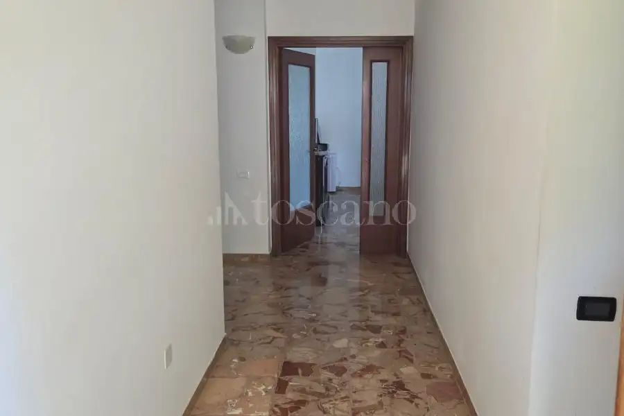Villa Plurifamiliare in vendita di 575 mq a €580.000 (rif. 33/2026)