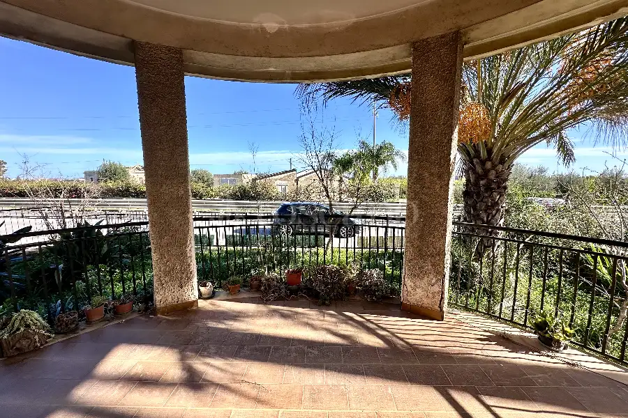 Villa in vendita di 330 mq a €184.000 (rif. 5/2026)