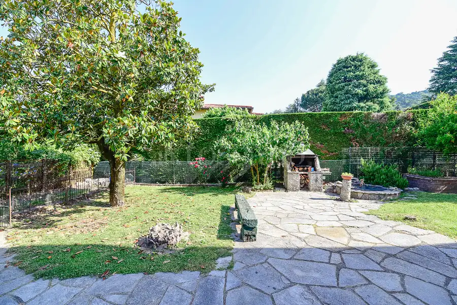 Villa Bifamiliare in vendita di 250 mq a €485.000 (rif. 16/2026)