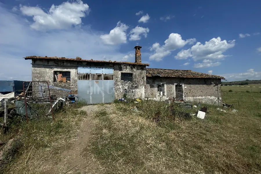 Agricolo in vendita di 60.000 mq a €170.000 (rif. 25/2026)