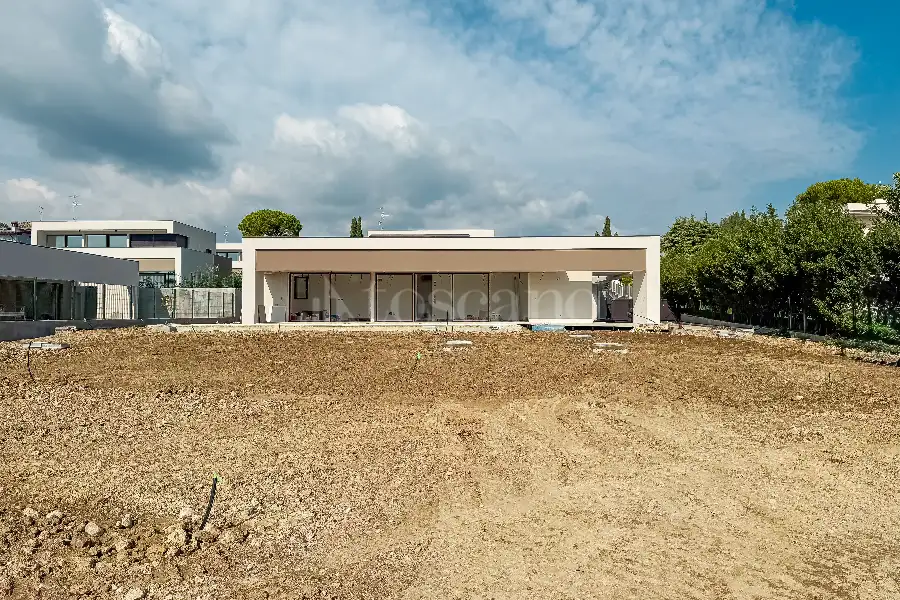 Villa in vendita di 362 mq a €1.695.000 (rif. 14/2025)